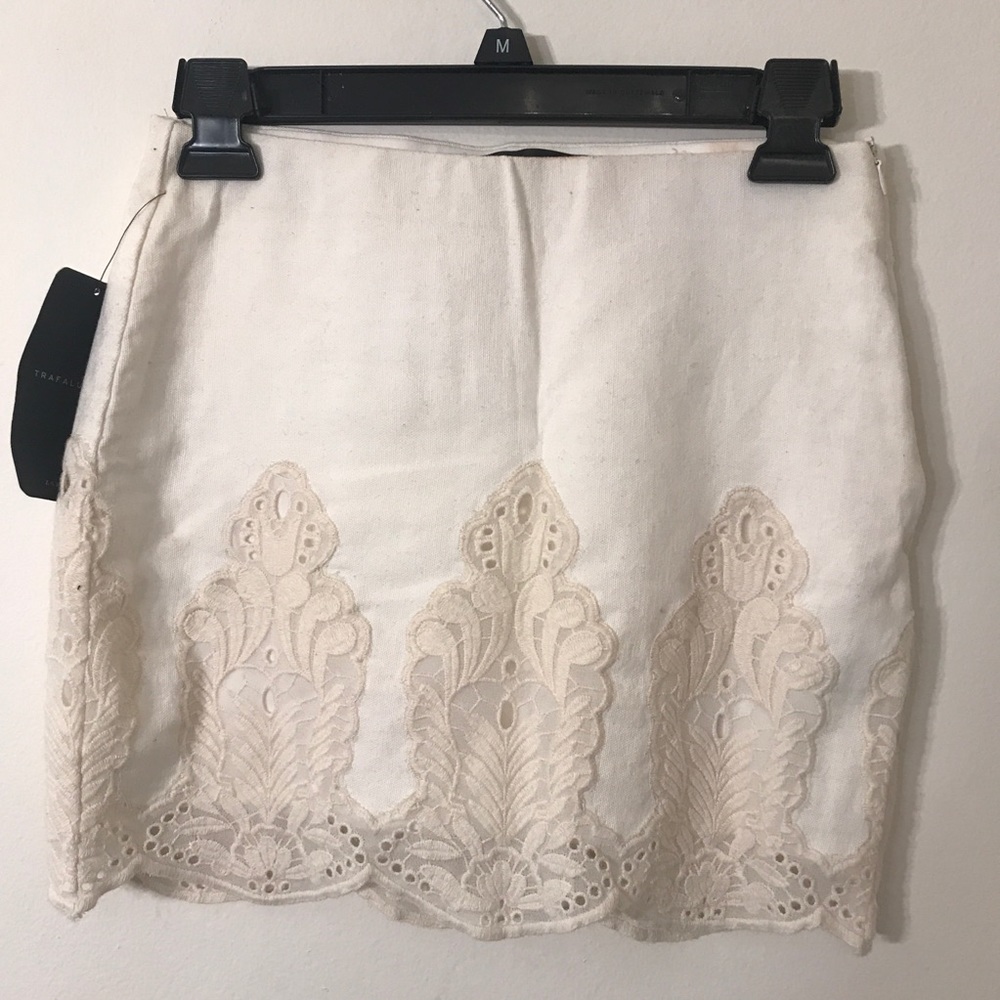 NWT ZARA off white mini skirt with crochet trim XS